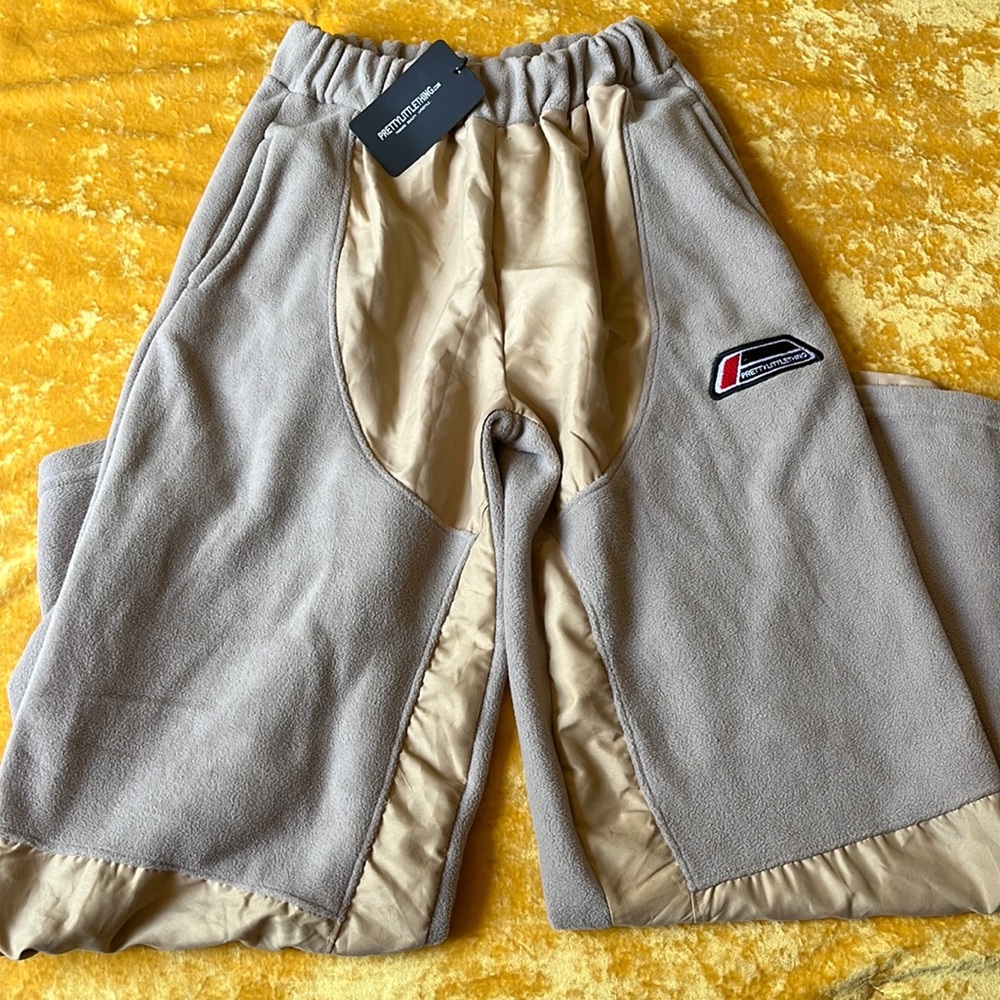 Pretty little Thing Fleece Paneled Joggers size 8 (Uk size) US size 4 NWT!!!!